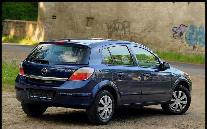 Opel Astra cena 10800 przebieg: 229047, rok produkcji 2007 z Świdnica małe 254